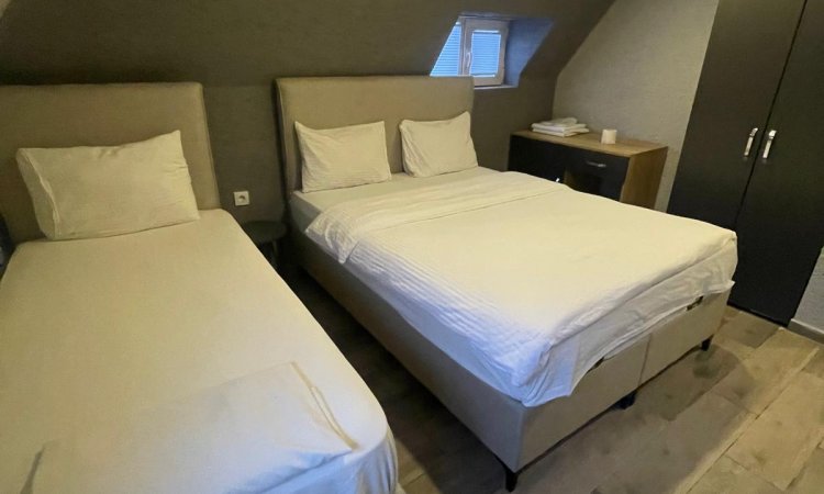 Aile Odası / Triple Oda (1 Çift + 1 Tek Yatak)